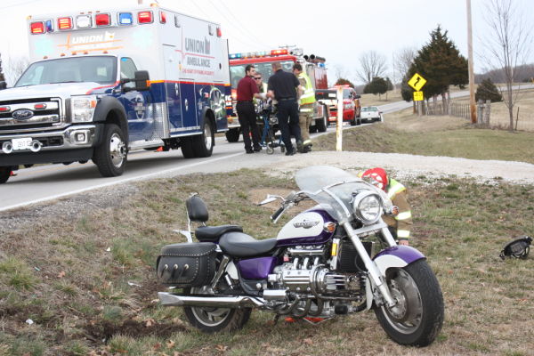 Motorcylist Hurt in crash